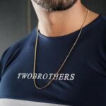 Colar Davis Gold estilo corrente em dourado para homem e produzido em aço inoxidável pela marca Twobrothers em Portugal.