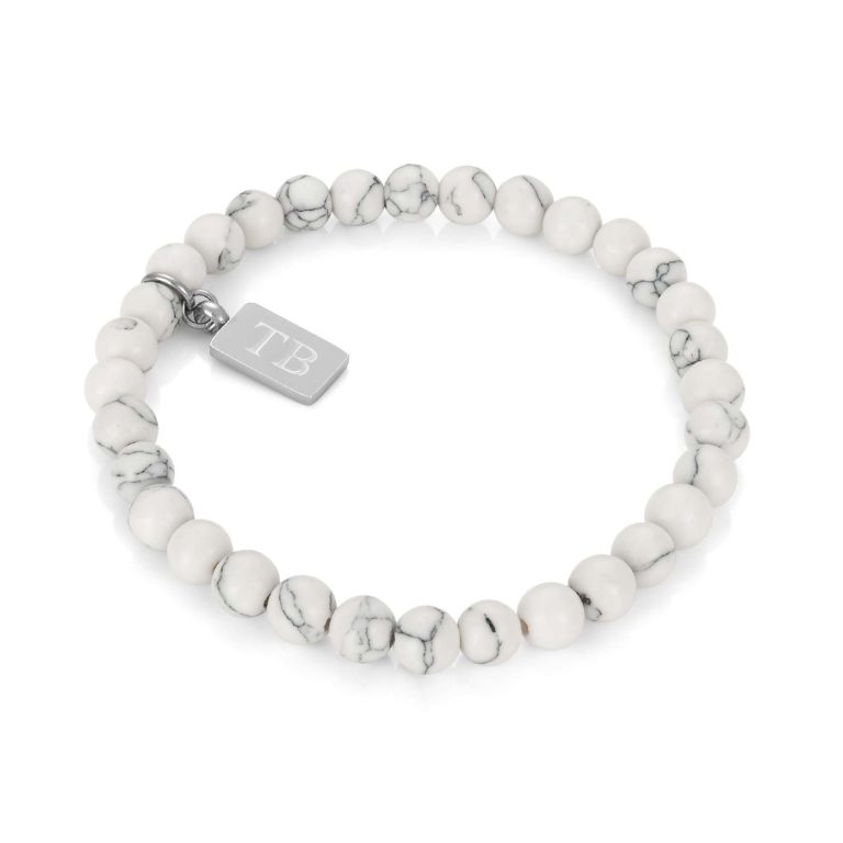 Pulseira Louisville White elástica e com pedras naturais brancas que se ajusta ao tamanho do pulso da marca Twobrothers em Portugal.